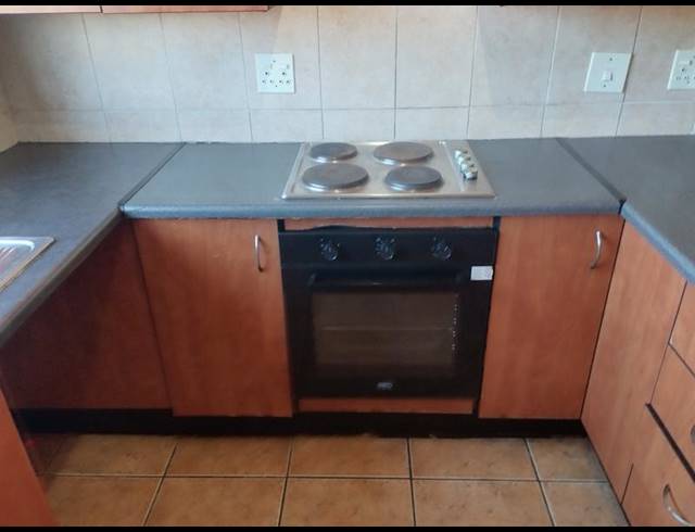 2 BEDROOM PROPERTY TO RENT IN CLUBVIEW